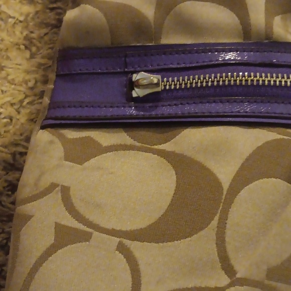Coach Beige and Purple Shoulder Bag - Picture 3 of 11